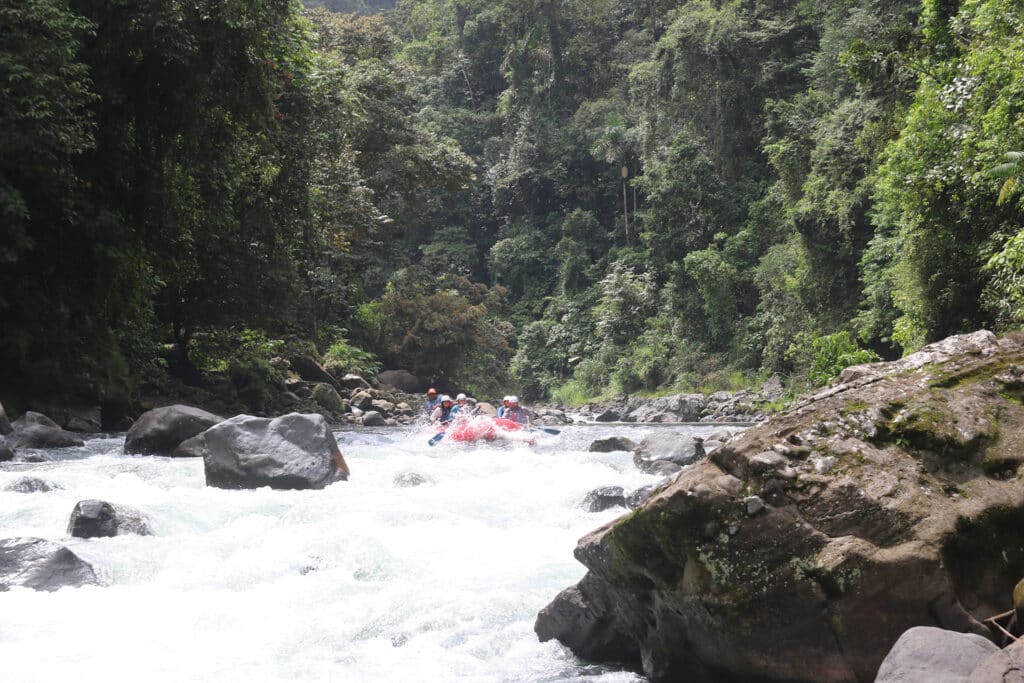 Pacuare-River-Rafting-Overnight